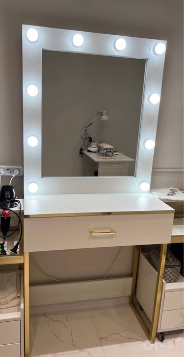 Srochno salon mebellari sotiladi