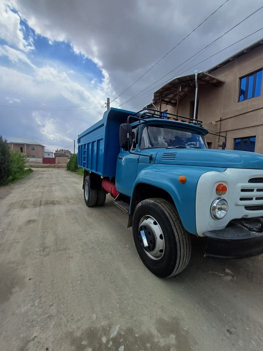 Sotiladi Zil 130