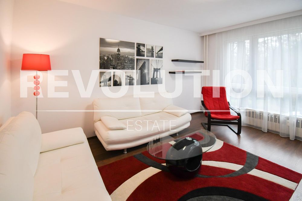 Дава се под наем Тристаен апартамент в София, Лозенец - 84 кв.м за 818 € - Снимка #2