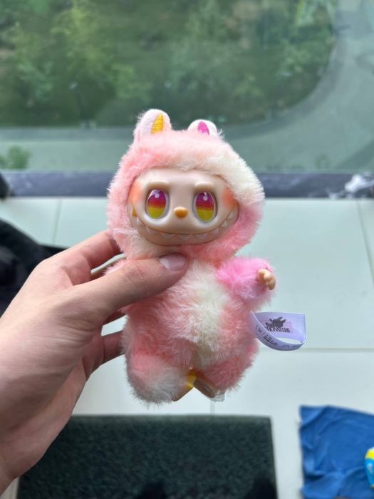 Labubu новая трендовая игрушка