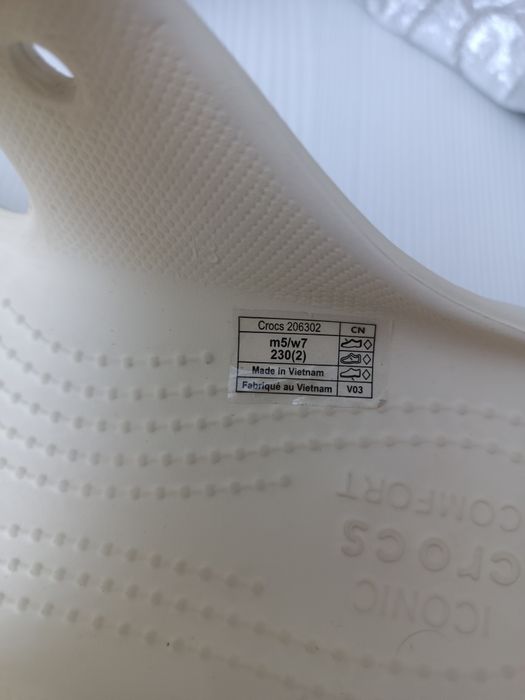 Продам crocs  шлепки новые
