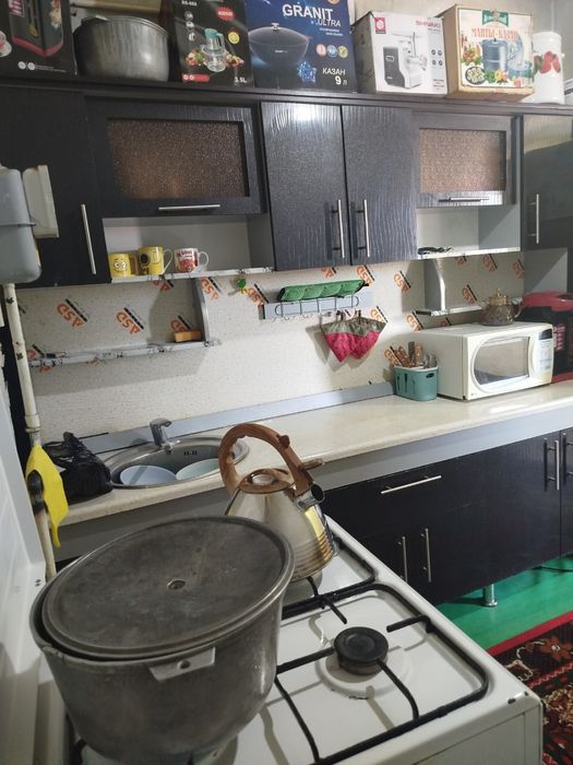 Зафарабодда 3 хоналик квартира сотилади. 11-дом, 36-кв, 4-этаж.