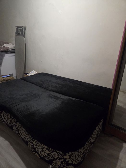 Продаю тахту срочно.