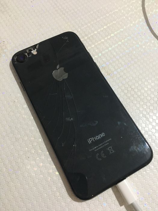 Продам айфон се2020