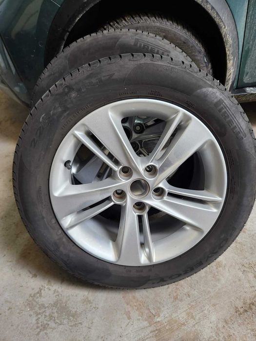 2 гуми Pirelli Powergy 101Y 225 55 17 дот 4522 6мм грайфер
