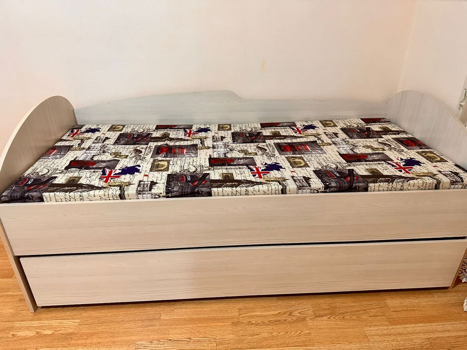 Продаю детскую гарнитуру