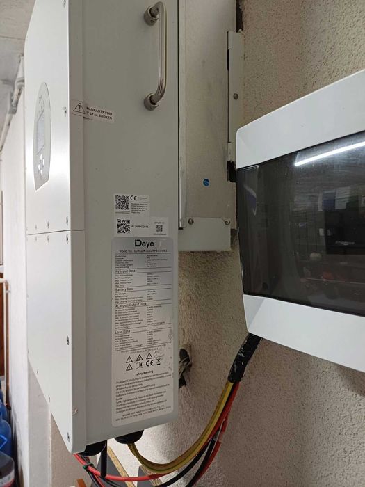 Продавам 10 kw трифазен инвертор DEYE