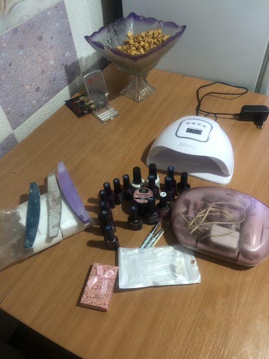 Продам все для манекюра