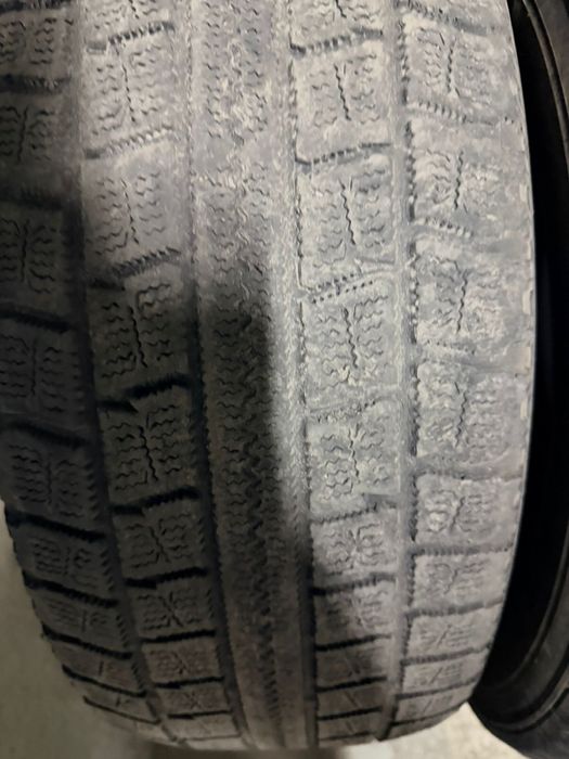 Продам резину 235/65/17