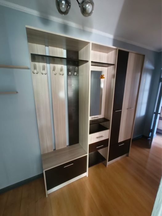 Продам прихожую торг