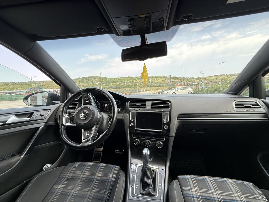 VW Golf 7 GTE. Camera, LED, keyless, DSG, hibrid