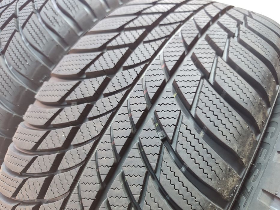 225/50/17" 4бр Bridgestone blizzak lm001,dot4723,7mm