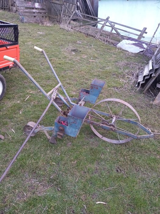 Vând utilaje agricole pentru cal