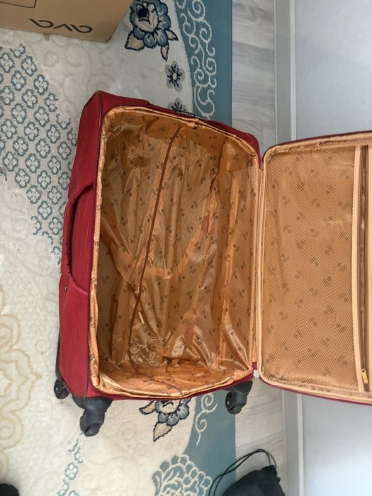 Срочно продается новый чемодан