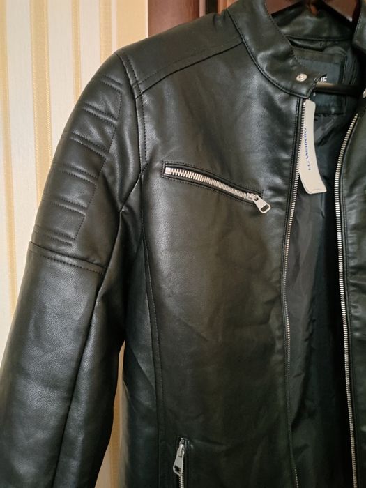 Продам кожаную куртку, р.44
