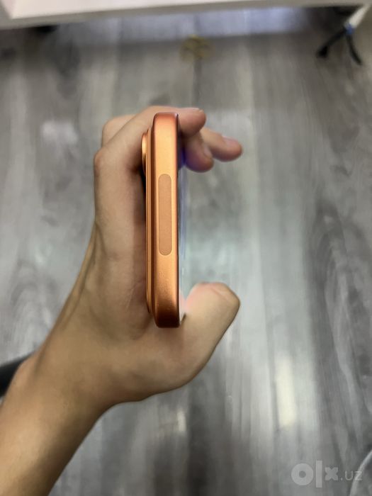 Iphone 17 pro max sotiladi