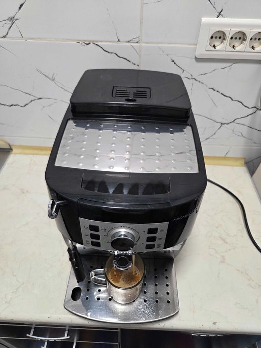 Espressor Automat DeLonghi Magnifica S ECAM 22.110 Aparat Cafea Boabe