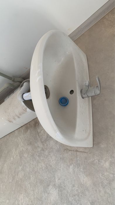 Унитаз и раковина