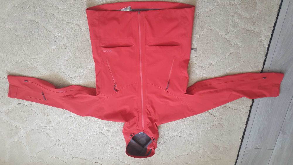 Ски,сноуборд,туристичедко (ветровка)яке Pyua ново.