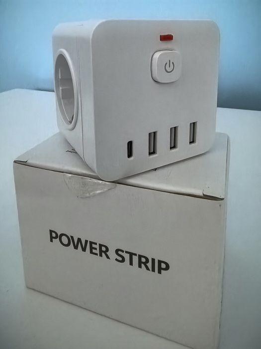 Priză triplă cu USB