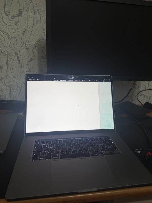 Macbook Pro 2019года 16