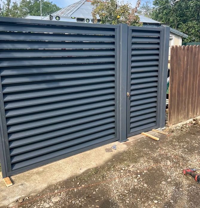 Executam garduri și porți la comanda