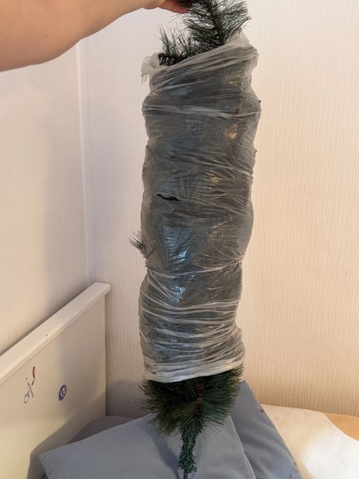 Продам маленькую елку