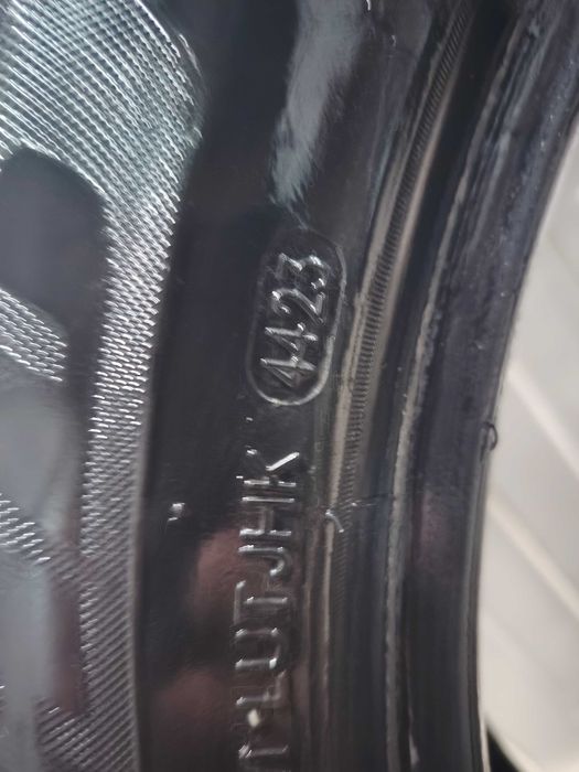 Продам шины 215/55/17