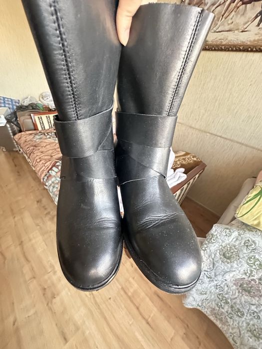Продам ботинки женские