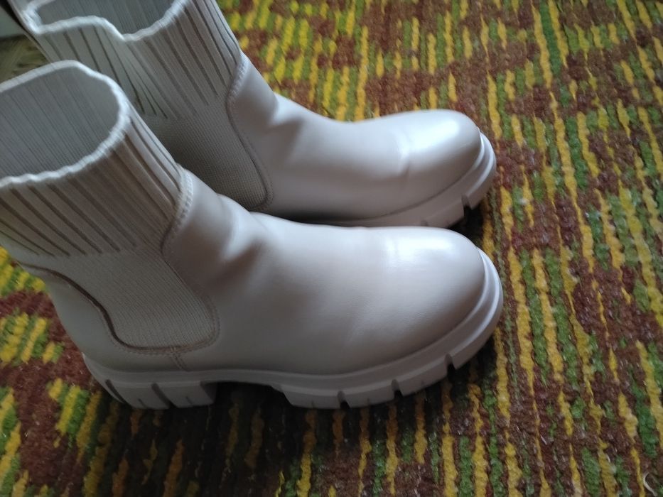 Ghete până la glezne