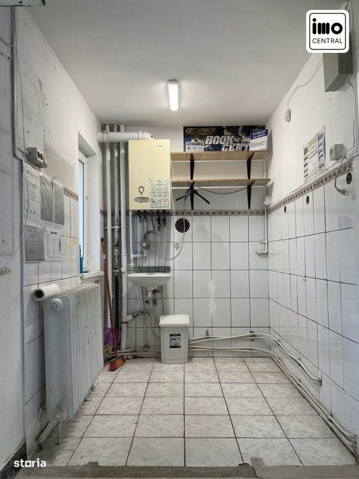 Garsoniera cu autorizatie spatiu comercial la 150m de noua Academie de