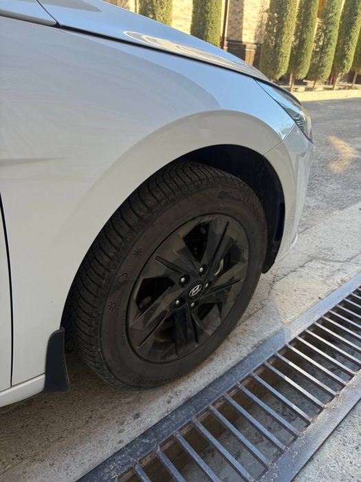 Hunday elantra sotiladi. 2022 yilda ishlab chiqarilgan