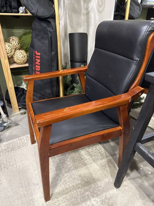 Продам кресло, стул для руководителя удобный