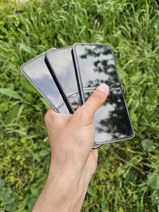 Samsung Galaxy Z Flip 3 Snapdragon 5G. Joyi 256 GB. Ime o'tkan