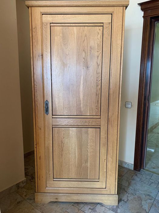 Vând mobila din lemn masiv