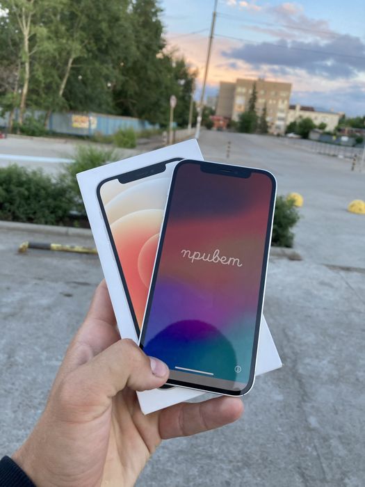 Продам iPhone 12