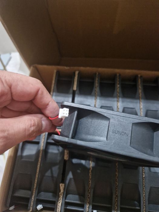 Продам вентилятор SUNON