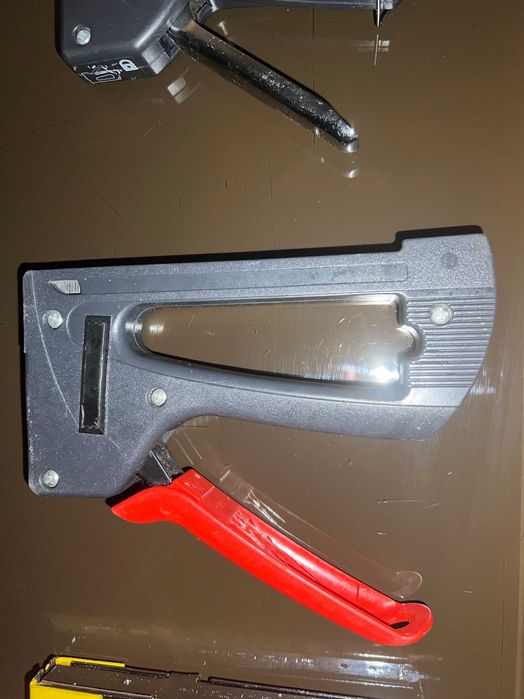 Такери ръчни 3 бр.