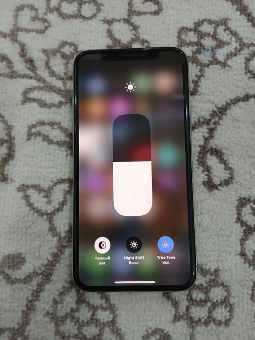 Iphone xs сотилади тел родной очилмаган