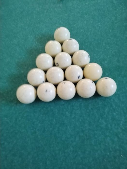 Billiard stollar sotiladi