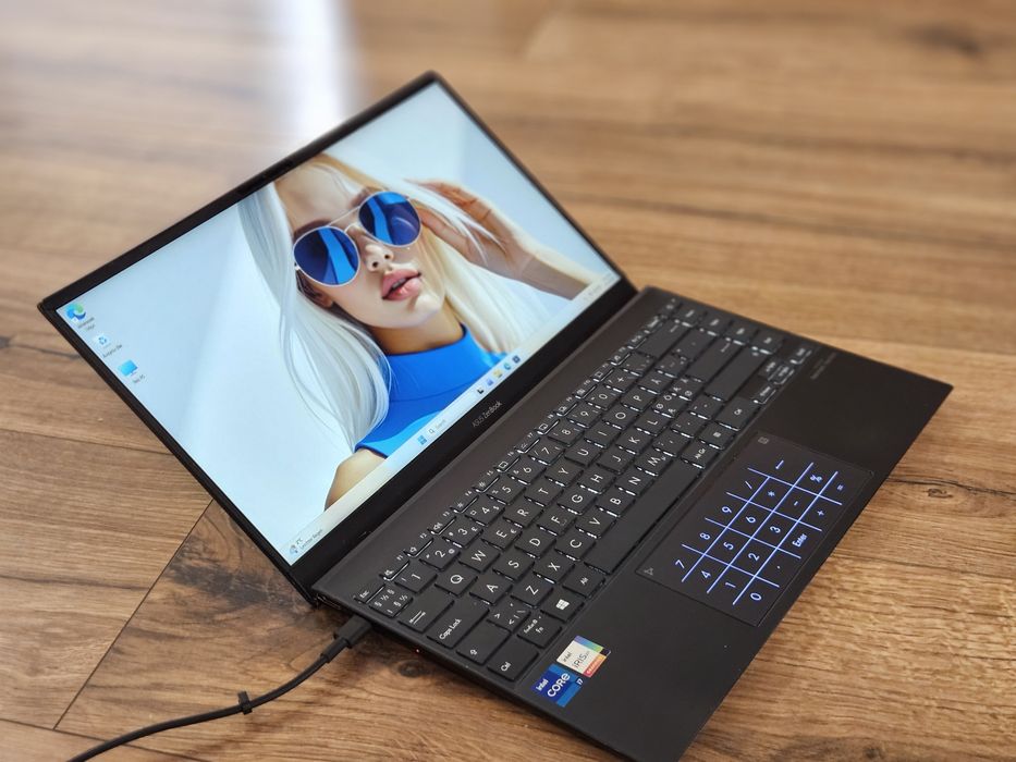 Laptop Asus  Zenbook Intel i7 gen 11, 16GB DDR4, 1TB SSD Nvme, irisXE