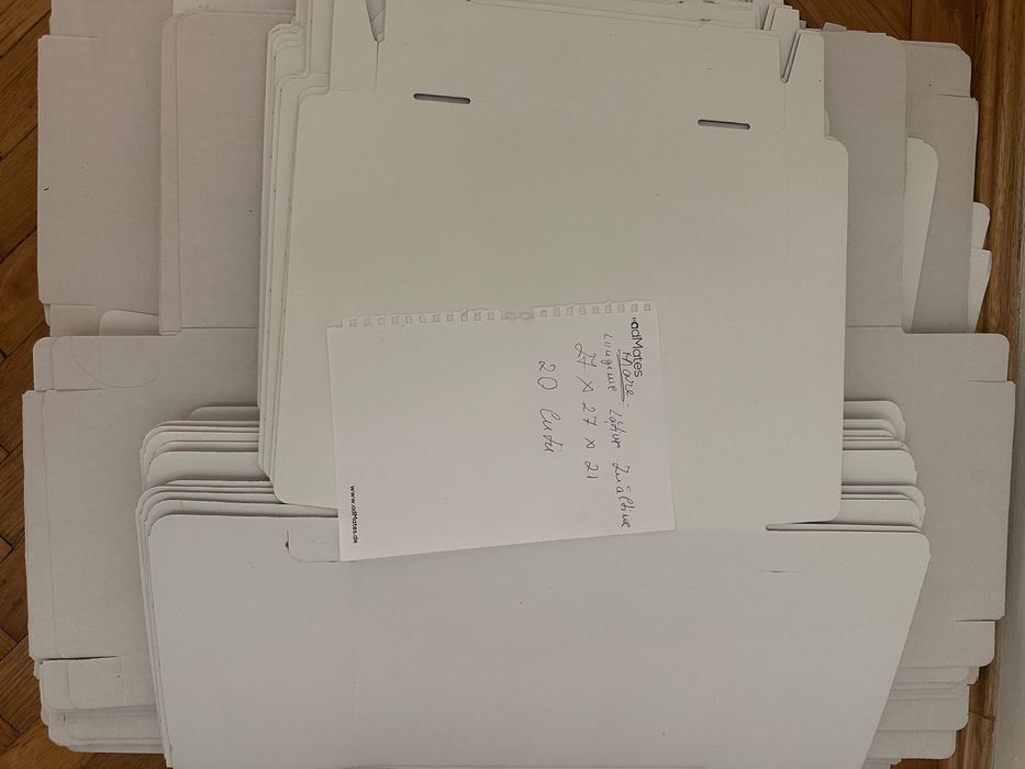 85 buc Cutii cadou/ tort premium albe cu autoformare