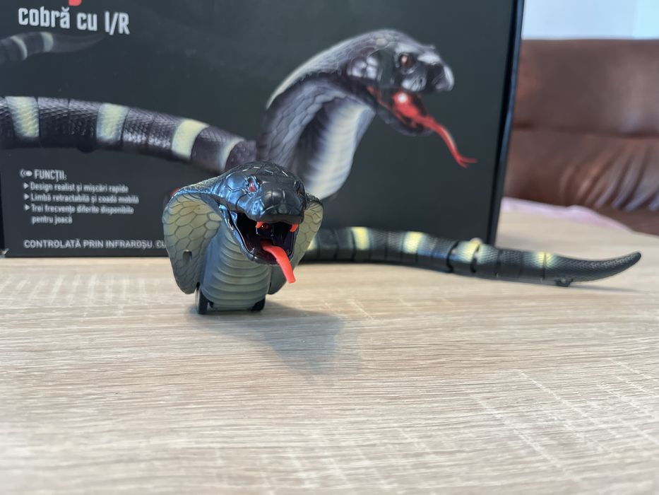Sarpe ( cobra) cu telecomanda