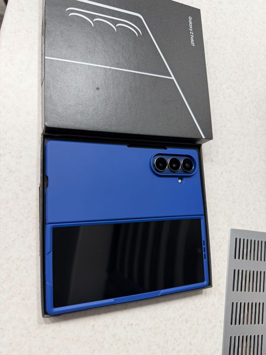 Samsung  galaxy fold 7Z