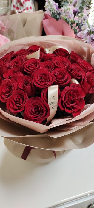 Шикарный букет 25 роз