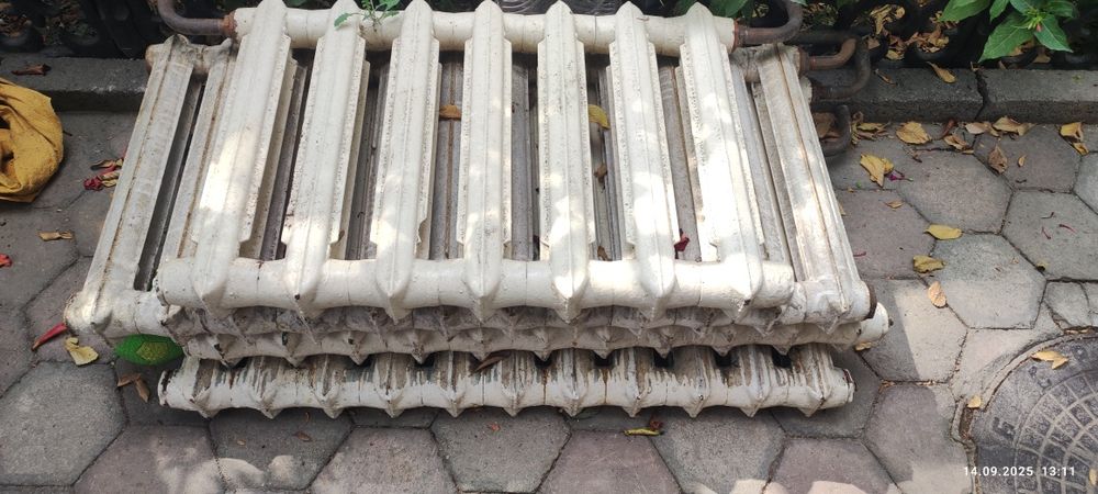 Продам чугунные радиаторы