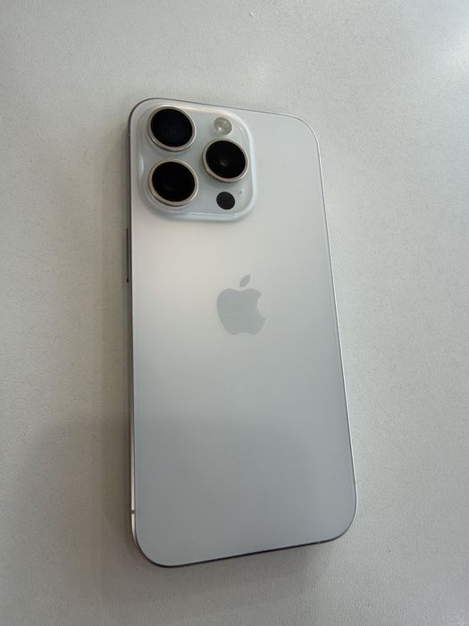 Продам iPhone 15 Pro в идеальном состояние.