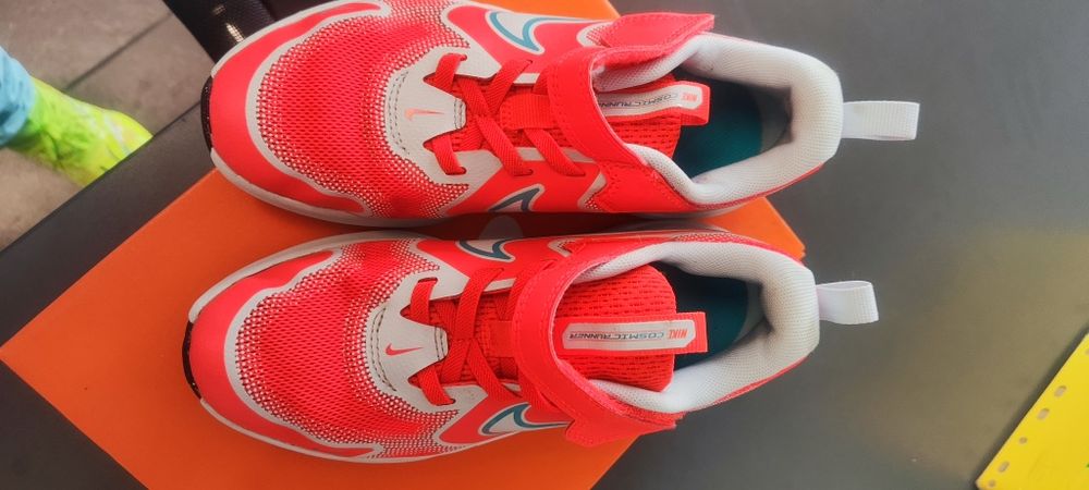 Маратонки Nike Cosmic Runner