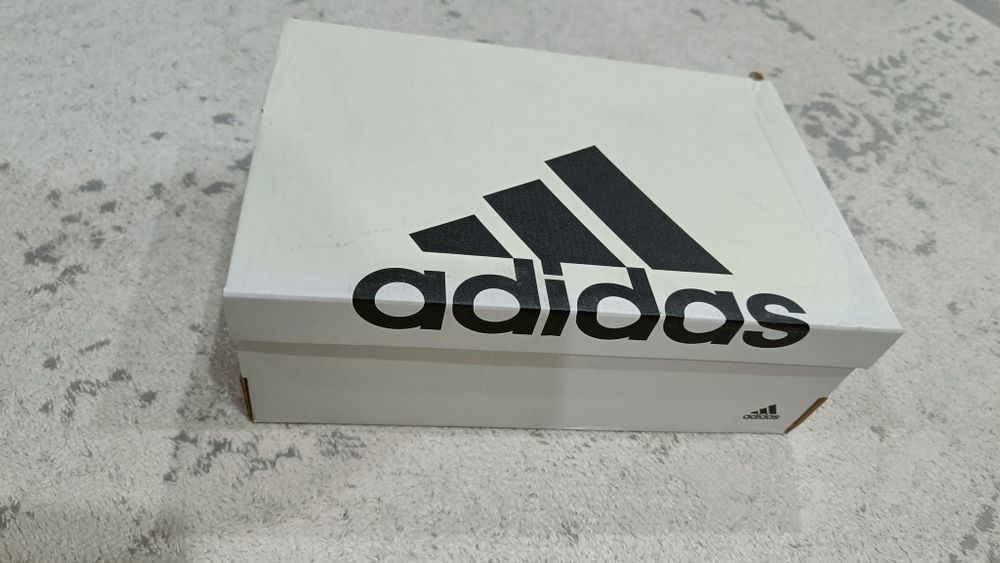 Кроссовки adidas зима