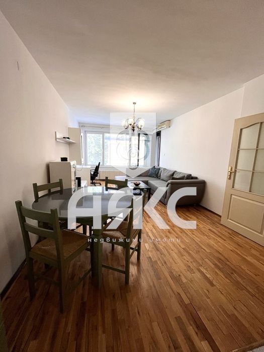 Дава се под наем Двустаен апартамент в София, Лозенец - 80 кв.м за 590 € - Снимка #1